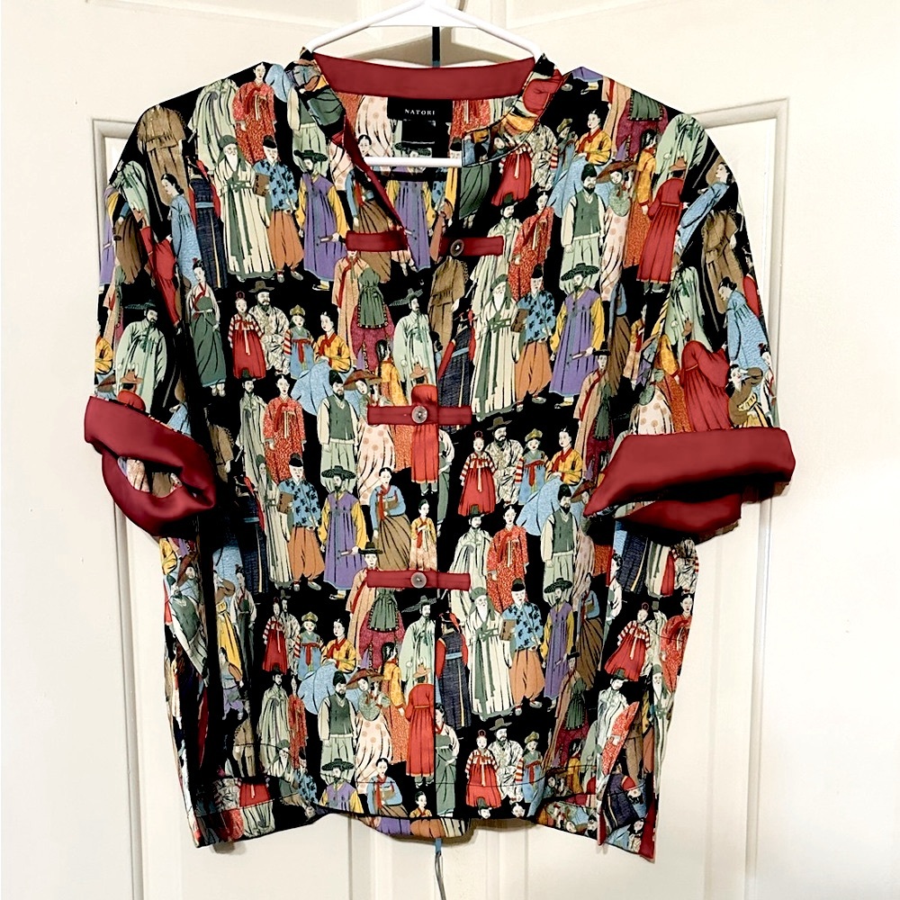 Natori Dynasty Crowded City Satiny Silky Asian Inspired Top - M
